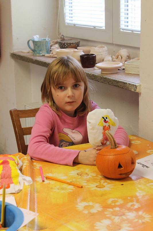 Dům dětí a mládeže Blansko si pro děti na podzimní prázdniny připravil halloweenský tábor s přespáním. 