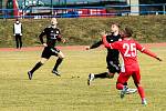 Blanenští fotbalisté (v červeném) na úvod jarní části FORTUNA:NÁRODNÍ LIGY porazili Třinec 2:0.