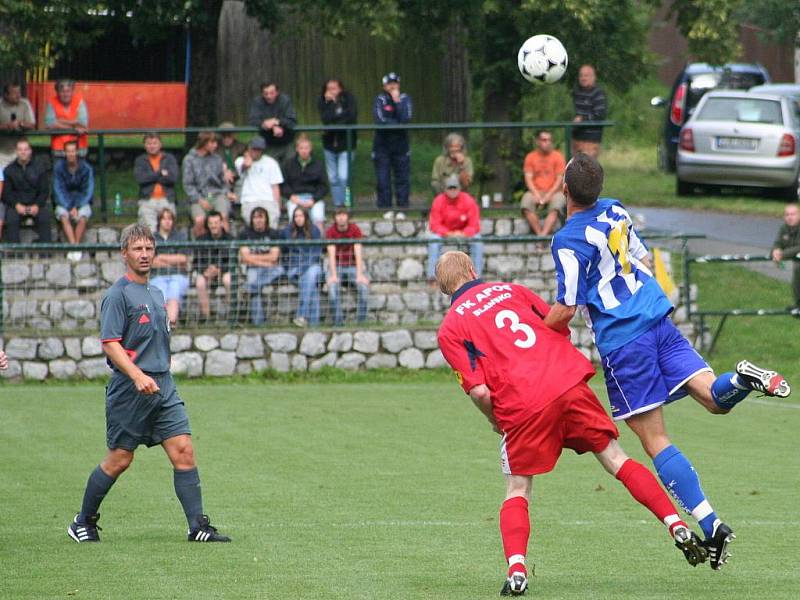 Blanenští fotbalisté nestačili v prvním kole Ondrášovka cupu na třetiligovou Břeclav. Po prohře 1:2 postupují dál Břeclavští. Góly padaly až ve druhém poločase. Hosté šli po kombinačních akcích do vedení 2:0 a dál hrozili z brejků.