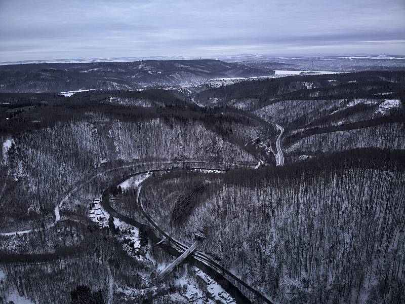 Bývalá léčebna dlouhodobě nemocných v Bílovicích nad Svitavou z ptačí perspektivy.