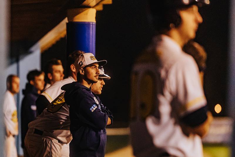 Blanenští baseballisté (v bílém) se zachránili v české extralize, když porazili tým Sokolu Hluboká.