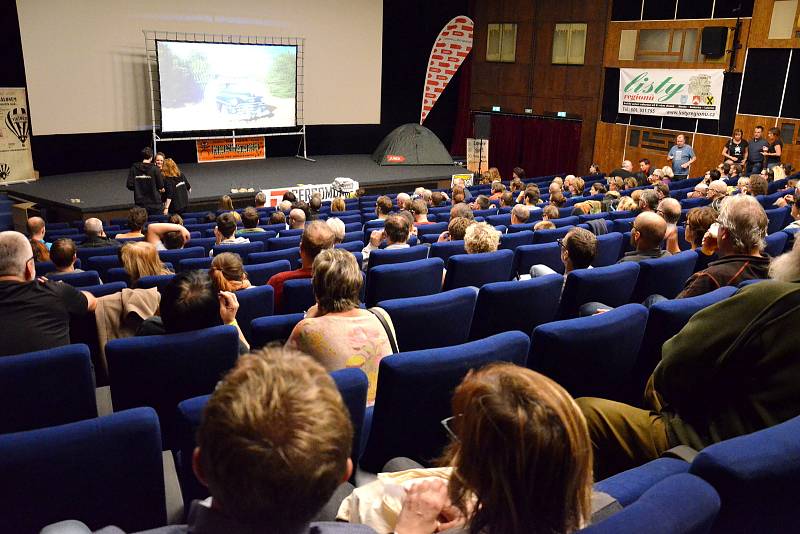 Dělnický dům v Blansku a tamní kino ovládl na tři dny Rajbas. Festival filmů, setkání a dobrodružství.