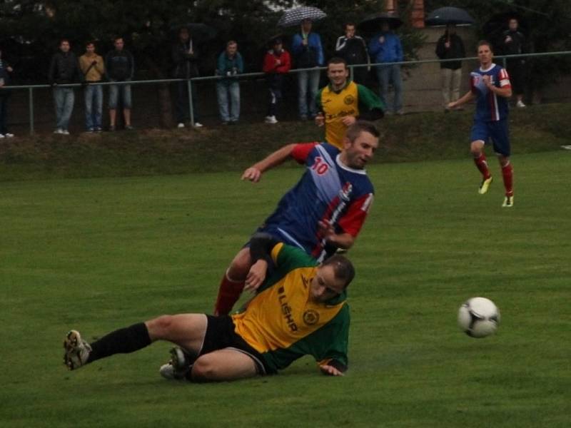 Fotbalisté Ráječka porazili v derby Blansko 2:0.