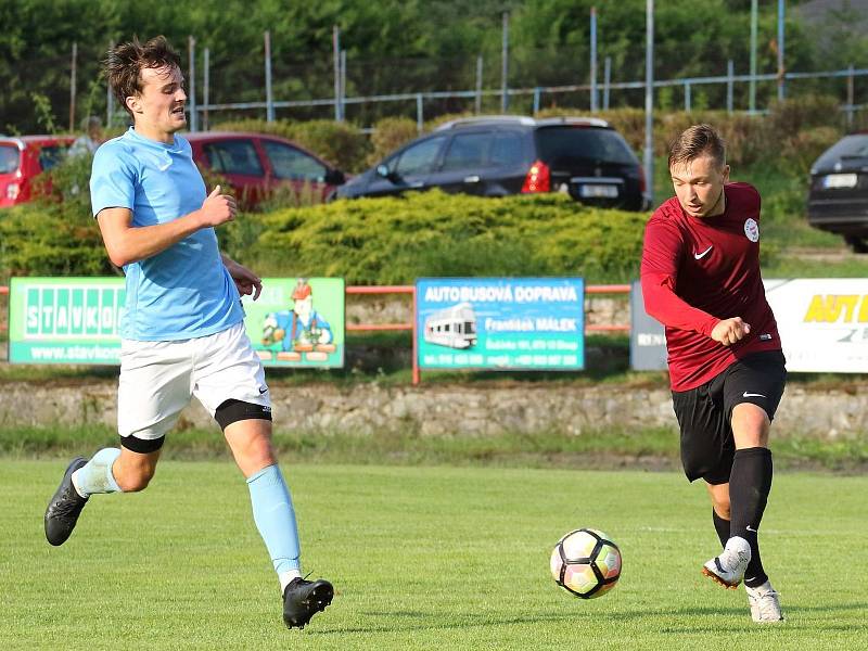 V posledním utkání tohoto ročníku krajského přeboru fotbalisté Boskovic (modré dresy) prohráli se Spartou Brno 1:3.