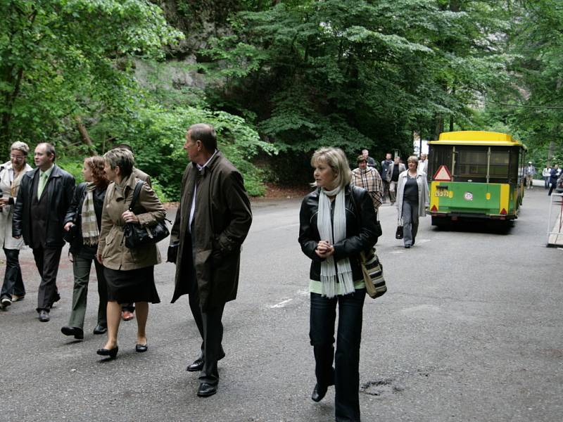 vském Do Punkevních jeskyní v Morakrasu zavítala politická delegace ministrů Evropské Unie