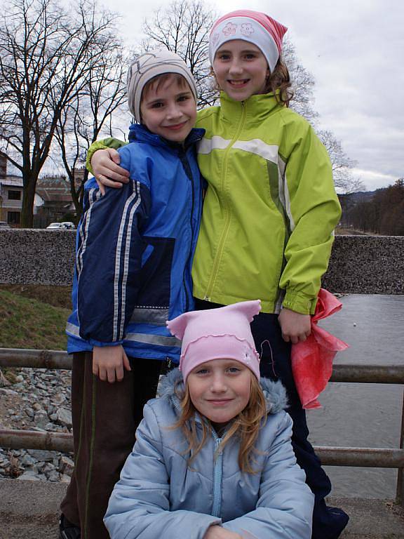 Děti v Blansku shodily vládkyni zimy do řeky.