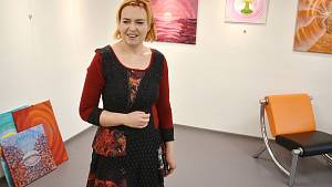 Výtvarnice Marie Kepáková porazila rakovinu. Ta ji vzala část ruky, kterou maluje.