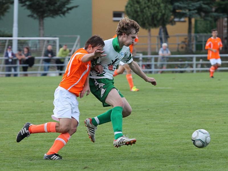 Na první podzimní vítězství čekali fotbalisté Rájce-Jestřebí v I. A třídě až do šestého kola. Na domácím trávníku Ráječtí v neděli překvapivě porazili tým z popředí tabulky Slovan Brno. Jedenáctka kouče Jaroslava Málka vyhrála 2:1.