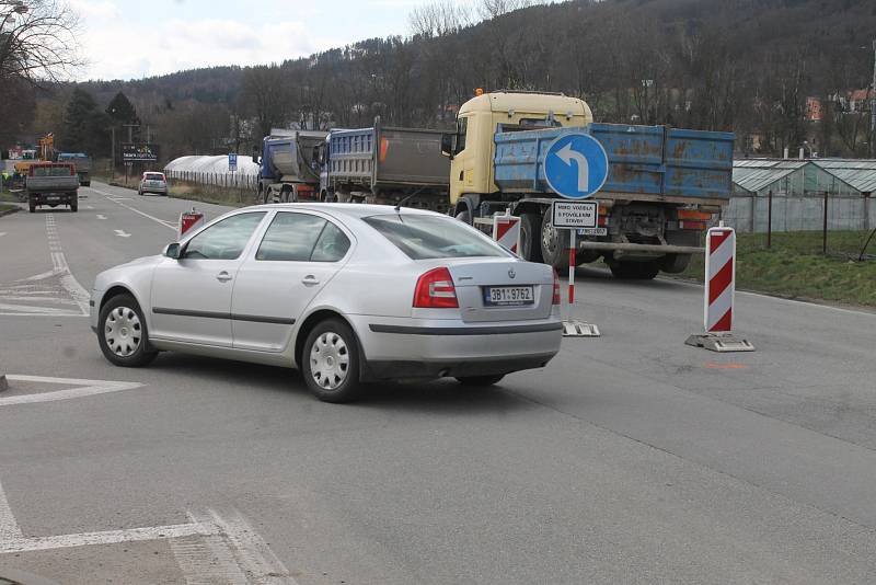 Ve středu začala v Blansku oprava průtahu městem. Objížďky vedou přes centrum.