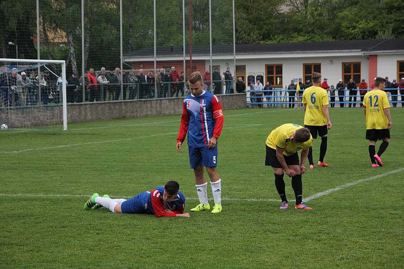 Fotbalisté Blanska porazili v předehrávce Šumperk a vedou divizi D.