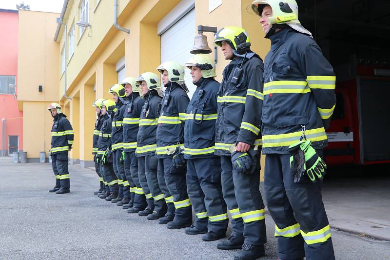 Petr Studený při cestě do práce vytáhl muže z hořícího auta. Poděkovali mu kolegové i nadřízení.