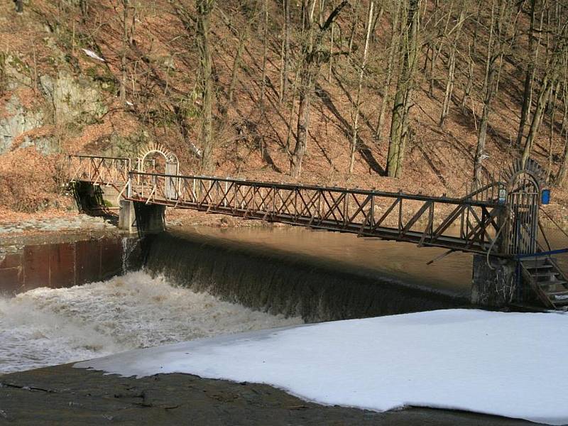 Obleva a déšť zvedly na Blanensku hladiny řek. Na řece Svitavě vyhlásili vodohospodáři první stupeň povodňové aktivity. Stejně jako na říčce Křetínce.