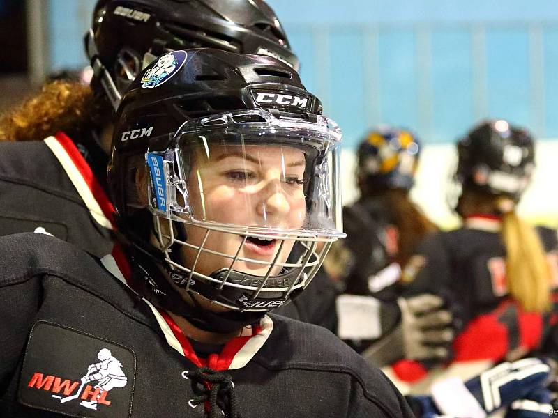 V přátelských zápasech porazily hokejistky HC Cherokees Blansko výběr Kanady 5:4 po samostatných nájezdech a 9:2.