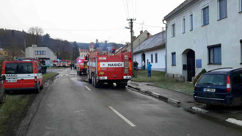 Požár tří stodol v Šebetově na Blanensku.