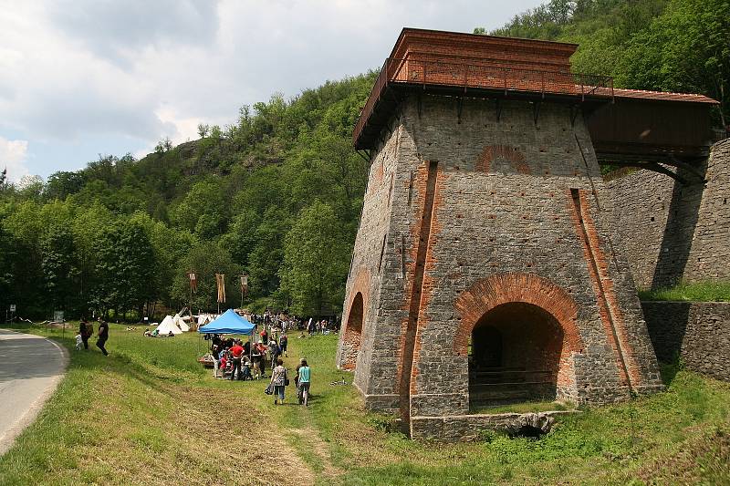 Starou huť u Adamova obsadili Slované. Tavili rudu a hasili vápno.