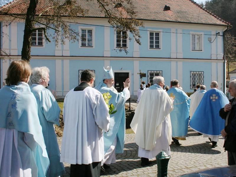 Sloup slavil svůj největší svátek. Tradiční Květný pátek přilákal davy lidí i stánkařů, jednu ze slavnostních mší celebroval brněnský biskup Vojtěch Cikrle.