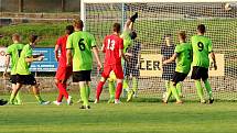 Další domácí porážku utrpěli v krajském přeboru fotbalisté Boskovic (zelené dresy). Po špatném druhém poločase podlehli Tatranu Bohunice vysoko 0:4.