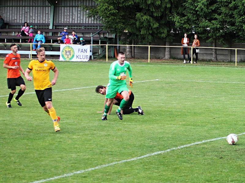 V posledním kole krajského přeboru fotbalistů Olympia Ráječko porazila FC Ivančice 2:1.