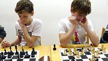 V Hodonicích pořádali netradiční spojený turnaj v šachách a stolním tenise - Šach-Pink