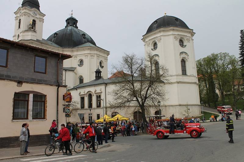 Tradiční hasičská pouť ve Křtinách.