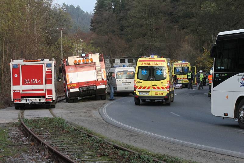 Nehoda motorky zastavila na dvě hodiny provoz mezi Blanskem a Jedovnicemi.
