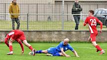 Blanenští fotbalisté (v červeném) remizovali na domácím hřišti s Otrokovicemi 1:1.