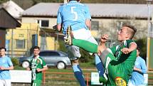 V utkání krajského přeboru fotbalistů remizoval FC Boskovice (v modrém) s Tatranem Rousínov 1:1.