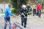 TFA. Toughest Firefighter Alive neboli Nejtvrdší hasič přežije. Hasičská soutěž, která simuluje ostrý zásah v terénu, se konala v Doubravici nad Svitavou.