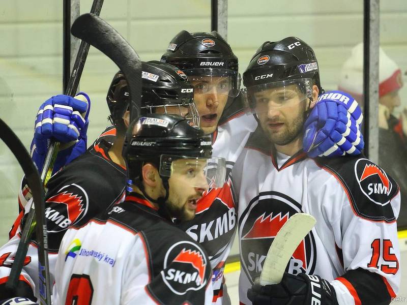 V prvním semifinálovém utkání krajské ligy porazila Minerva Boskovice hokejisty HC Kroměříž 6:5 po prodloužení.