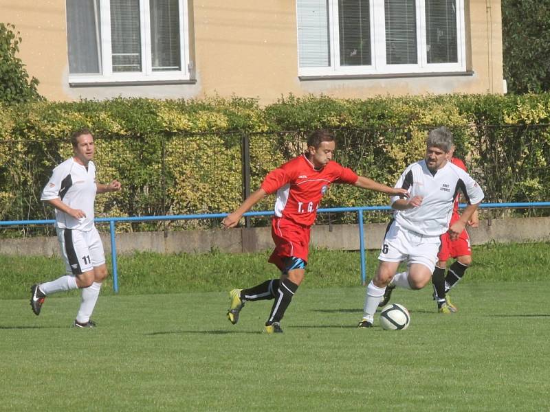 Kunštát vloni všechny domácí zápasy vyhrál. V prvním letošním utkání sice prohrál, v derby s Lipovcem, který postoupil z I. B, už bral díky gólům Adamce a Haničince tři body.