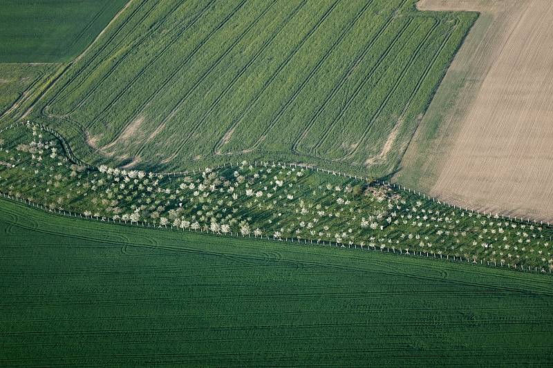 Paraglidista Petr Buchta prosvištěl nad Blanenskem s novým padákem. Poznáte kde létal? (prameniště Marianínského potoka). Se souhlasem Petra Buchty