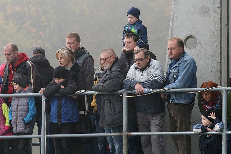 Jedovnice ovládl dvoudenní výlov rybníku Olšovec.