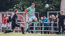 Fotbalisté Rájce-Jestřebí (zelenobílé dresy) v přípravě porazili Kunštát 6:3.