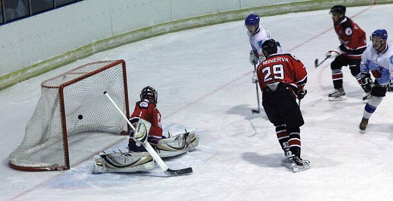 Hokejisté Dynamiters Blansko podlehli v derby boskovické Minervě 2:3.