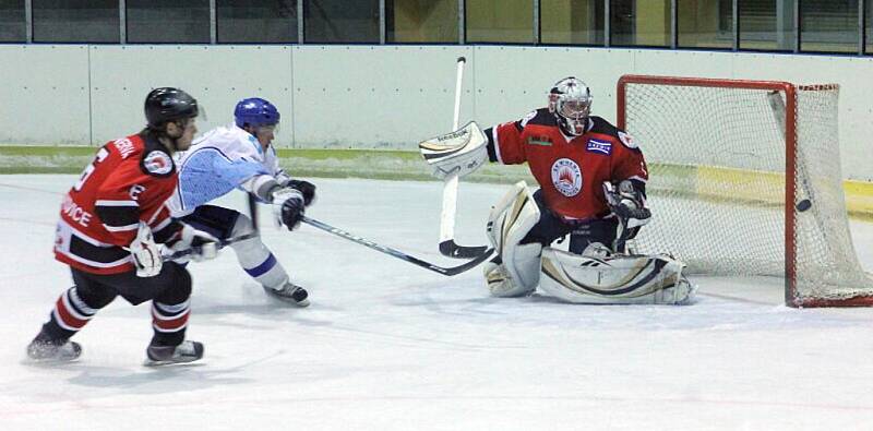 Hokejisté Dynamiters Blansko podlehli v derby boskovické Minervě 2:3.