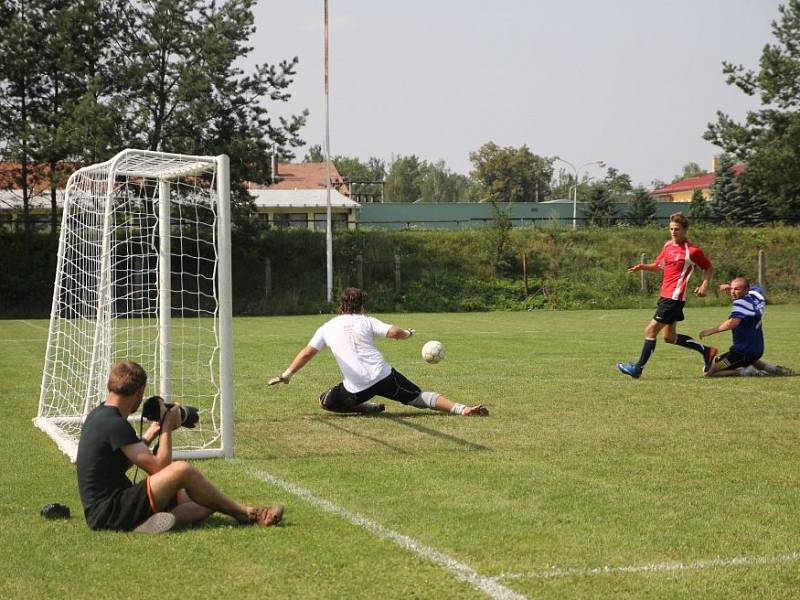 Futsalový turnaj na trávě Carpe Diem Cup vyhrál tým FPO Blansko.