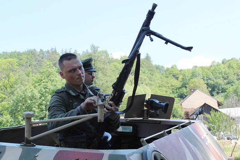 Klub vojenské historie Markland ve Skalici nad Svitavou uspořádal rekonstrukci bitvy mezi Rudou armádou a německými vojáky.