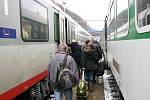 V pondělí před jedenáctou hodinou dopoledne došlo v železniční stanici Adamov nádraží k mimořádné situaci na trati. Vlak Eurocity vjel na kolej, na které stál osobní vlak. Vlak zastavil asi třicet metrů od něj.