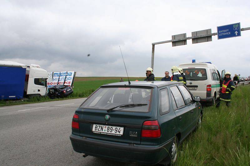 Při nehodě přišla o život dvaadvacetiletá řidička osobního automobilu.