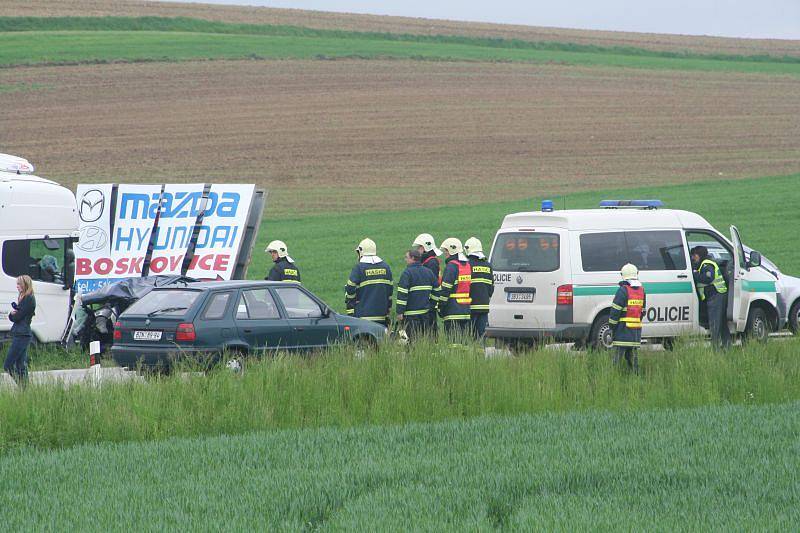 Při nehodě přišla o život dvaadvacetiletá řidička osobního automobilu.