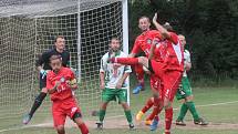 Fotbalisté Rájce-Jestřebí (v bílém) nestačili v prvním předkole krajského poháru na Kunštát. Prohráli 1:3 a v poháru končí. Kunštát byl před třemi lety ve finále. V neděli nastoupí doma proti Svratce Brno. Na vítěze pak čekají Bohunice.