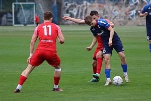 Zápas domácích Bohunic (v červeném) a  Blanska nabídl čtyři góly, oba celky se rozešly s bodem za remízu 2:2.