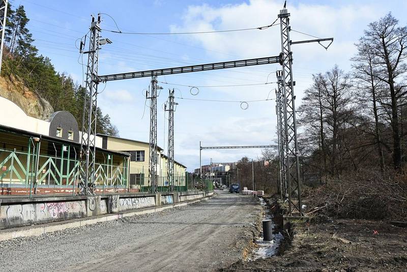 Fanda železnice Martin Bezdíček z Blanska fotografuje postup prací na rekonstrukci koridoru mezi Brnem a Blanskem.