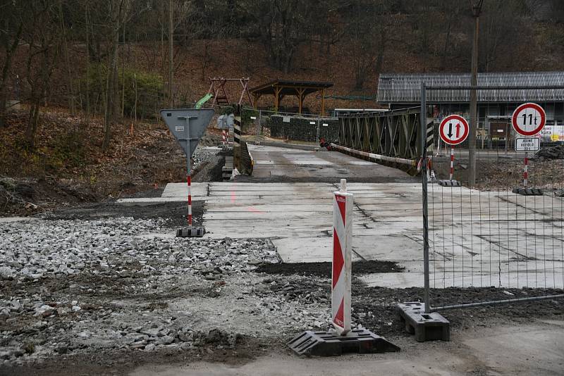 Do boskovické Šmelcovny se řidiči od čtvrtka projedou po provizorním mostu. S vybudováním nového přes říčku Bělou se počítá do května. Se souhlasem města Boskovice
