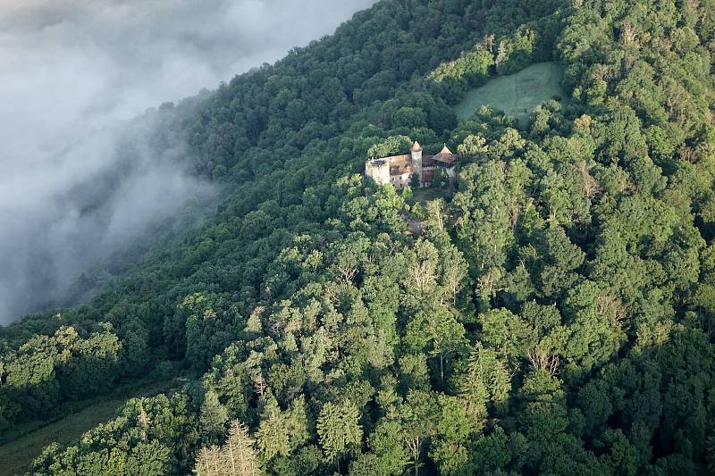 Dobré ráno Blanensko! Paraglidista Petr Buchta nafotil krajinu z ptačí perspektivy.