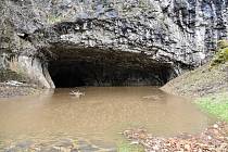 Velká voda v Moravském krasu. Povodeň uzavřela Punkevní jeskyně. Na snímcích z pondělí okolí Sloupsko-šošůvských jeskyní. Ty zůstávají otevřené. Foto: Se souhlasem Pavla Nováka