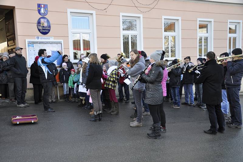Muzikanti při Předvánočním koledování navštívili například Velké Opatovice, Borotín, Vanovice nebo Světlou.