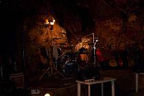 Koncert skupiny Kamelot v Císařské jeskyni