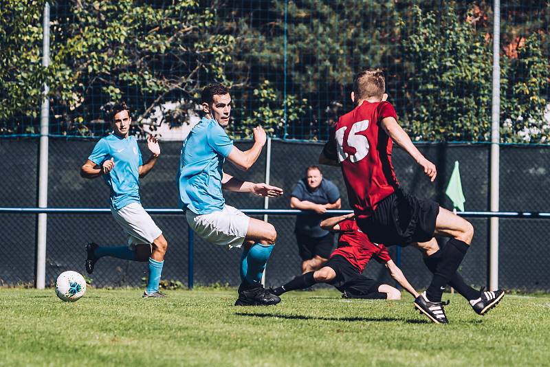 Fotbalisté Sparty (v červeném) v domácím utkání krajského přeboru zdolali Boskovice 2:1.