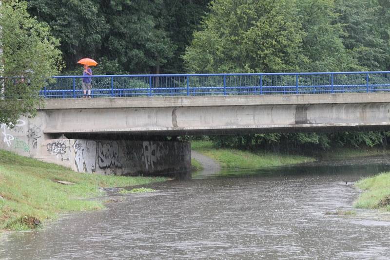 Ve čtvrtek se rozvodnily řeky a potoky na Blanensku. Zvýšená byla například Svitava v Letovicích. Druhého povodňového stupně dosáhla Křetínka v Prostředním Poříčí.